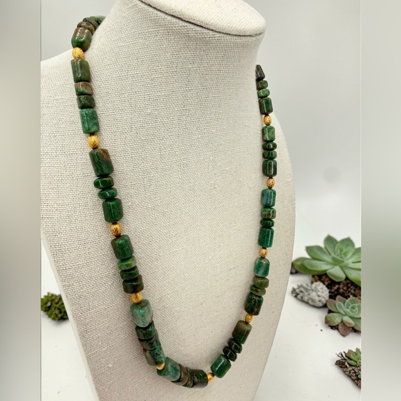 Mineral Grade Emerald Nugget Bead Necklace GoldTone Spacers Toggle Clasp 18” 53g - Picture 17 of 17